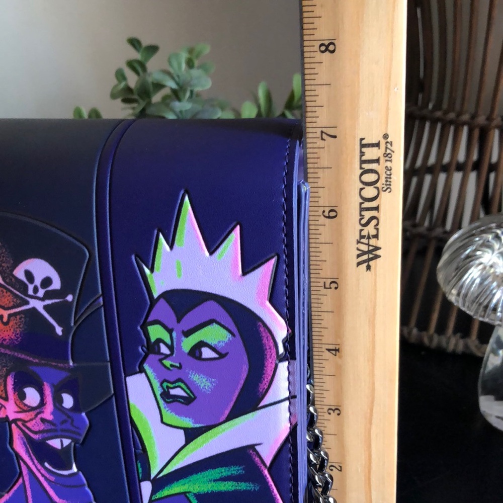 Disney LOUNGEFLY VILLAINS Crossbody Bag - Picture 15 of 16